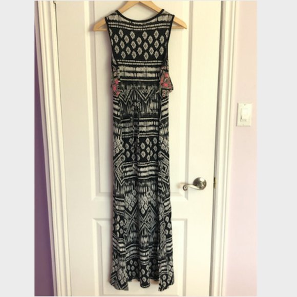 Sleeveless Maxi Dress - Picture 2 of 2